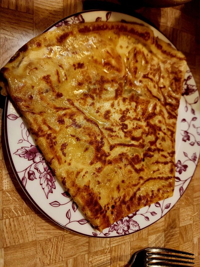 18:42　デザートに〈クレープフランボワーズ〉8.9€(1,446円）をチョイスしました。