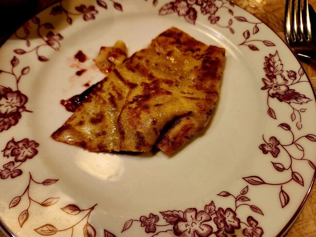 18:54　友人のシードルを少々ヘルプする代わりに私はデザートをヘルプして量を減らしてもらいました。助け合いの精神でwin-winです。(笑)