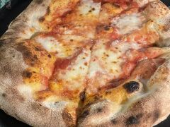 ケアンズに戻って、この日もお友達家族とディナー。Ollie's Italian on the Waterfrontでいただきました。