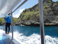 続いて２か所目、３か所目へ。
３か所目は「マンタがいる！」とガイドさんが言っていたけど、飛び込んだ時にはいなくなっていました。残念。（真っ先に飛び込んだ人は見られたって言っていました）
でも、ウミガメは見られたから、ま、いいか。