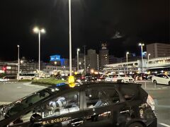 広島駅に到着、北口（新幹線口）はタクシー多過ぎ。
定宿のANAクラウンプラザホテル広島へ。