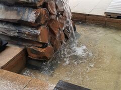 熱海駅前の足湯