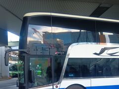 今回も安心して乗車できるJRバスの運転手さんでした。運転が丁寧で休憩の時や到着のアナウンスも他のバス会社とは別格に違います。だから直ぐに満席になってしまい予約が取りずらいのですね。定刻の到着です。ここより姫路駅経由西明石駅に向かいます。