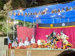 　10.28 ANA Hotelの隣Shirakamisha-shrine（白神社）でAutumn festivalをしていたのでしばらくKagura（神楽）鑑賞　Ukraine、Hollandから来た人と話した　前者には‘I pray peace for Ukraine.'（本通では３組目）の平和を願うことを伝えた　声が大きかったのか前方の男性に「シッ」と合図される
　県民文化センター（Prefectual culture center）ではEvery Wednesday form 19oclockからKagura Performanceをやっている
https://www.tripadvisor.jp/Attraction_Review-g298561-d6854563-Reviews-Hiroshima_Kagura_Regular_Performances-Hiroshima_Hiroshima_Prefecture_Chugoku.html