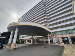 そしてテクテク歩いて、、前回は長い道のりでしたが、今回は割とスムーズに、１3時過ぎには到着。
といっても、津久井浜駅からは30分以上は歩きますけどね。でも海見ながらお散歩、っていい時間でした。三浦海岸は釣り人が多いです。