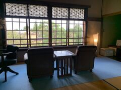 上越高田市の旧師団長官舍へ
https://4travel.jp/travelogue/11890798 ←上越高田訪問ブログ

文化財ですが、なんとお好きな席でお茶が楽しめます。