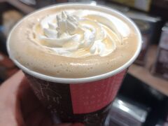 新千歳空港内の東亜珈琲館でコーヒーを飲みました。
今回は食べませんでしたが、珈琲ソフトもなかなかの人気のようです。