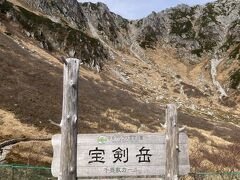 この駅だけでも360度パノラマが満喫できる。
お年寄りや赤ん坊もここまでは来れる
