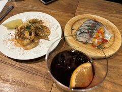 ちなみにこの日、初めて４トラのフォロワーさんにお会いしました！旅の話題があると、世代の差とか関係ないですね。おしゃべりに夢中だったので（お腹もすいてないし）、フードメニューもろくに見ておらず、写真もこれだけ(ﾉ)･ω･(ヾ)

サントレス
https://santreskyoto.bar/