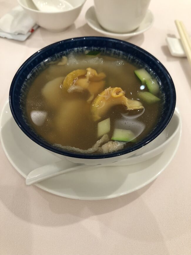 シンガポール人がオーダーしたので何というスープかわかりませんが、大変美味しかった。