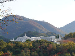 瀬戸田町の海に近い一帯に「潮音山公園」があります。小高くなった公園から「未来心の丘」を見ることが出来ました。
