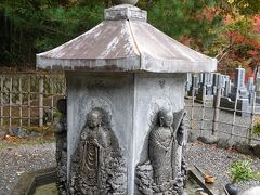 六面地蔵のある西院の河原