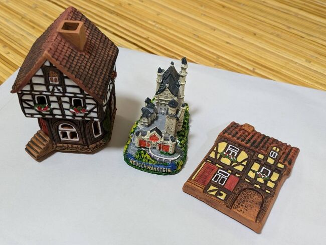 お土産を少し、木組みの家のキャンドルハウス、もう少し大きいのを買えば免税対象になったけれど、ややこしい免税代行会社なら遠慮したいわ。