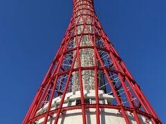 リニューアルオープンで屋上に展望台までできたようなんで、せっかくやから登ろうとしたけど、予約制になってて1時間半後の回でないとNGのようなんで早々に諦めた(>_<)