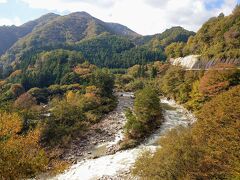９：３５

昼神温泉の湯を堪能したいところですが、今回の目的である茶臼山へ向かいます(^^)