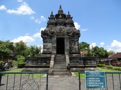 パオン寺院は思っていた以上に小さい・・・。