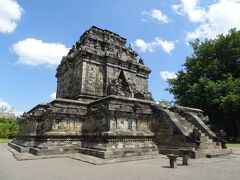 12:52、ムンドゥッ寺院に到着。