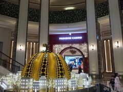 １０分程度でパラダイスシティ到着
ここは空港島内にできた統合型リゾートで、豪華なホテルを中心にショッピング、スパ、カジノ、屋内遊園地などがある
