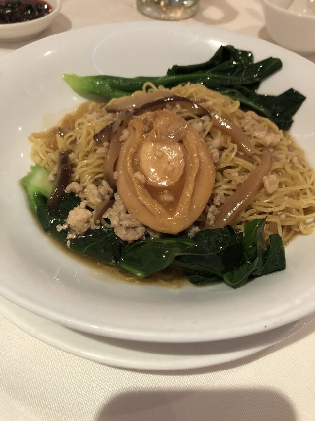 こちらも東海潮州酒家の一品。これは何と注文したのかわからないのが残念です。味は見栄え通りに大変美味しく、今度、シンガポール人に聞いてみたいと思います。