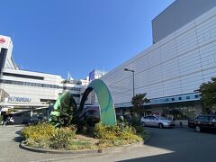 JR和歌山駅。
隣に近鉄百貨店。
