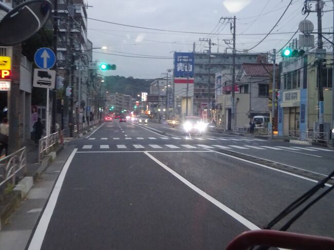 さっきも走った４車線道路に出る。