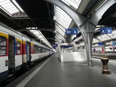 その特典(？)を利用して予定より1本早い電車に乗ってクールへ向かう。
時間的にギリギリだったけどこれが大正解。