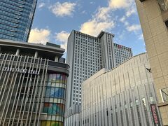 梅田に移動しました。