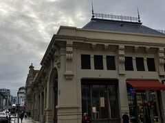 ポルトの市場にやっと到着。
Googleマップがないとウロウロしますねぇ。歩き回っちゃいました。