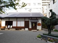 お隣が　秋山兄弟の生家
再現されています。