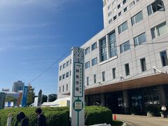 市場会館は立派な建物