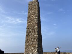 ここがユーラシア大陸最西端のロカ岬の碑です。