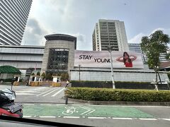 【スナヤン近辺】

ホテルに戻る前に、スナヤン辺りを歩いてみる...