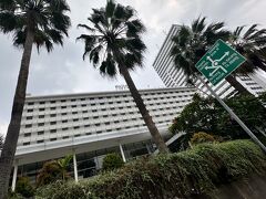 【プルマン・ジャカルタ→（旧）プレジデントホテル】

さて、次に私が宿泊するのは「グランドハイアットホテル」や「在ジャカルタ日本大使館」の前にある『プルマン タムリン ジャカルタ』というホテル。
