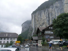 バスに飛び乗ってラウターブルーネンに戻る。
シュタウプバッハの滝