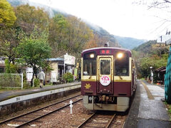 9時51分神戸駅に到着。5分ほど停車する。