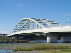 多摩水道橋　正式名称は「水道橋」（すいどうはし）だそうです　2001年(平成13年)３月に完成したそうです