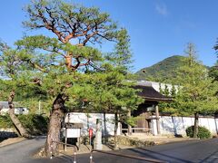 帰りも洞春寺山門を通ります
この時間になると通勤する人がチラホラ