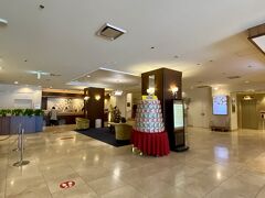 12時半ごろ、次はホテルへ荷物を預けに。
三宮高速バスターミナル隣り「神戸三宮東急ＲＥＩホテル」