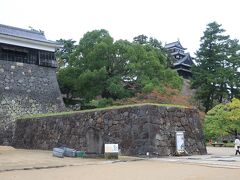 石垣や櫓など天守閣以外の城跡の整備が進んでいる