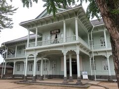 城内にある興雲閣。明治維新を体現するかのような洋館