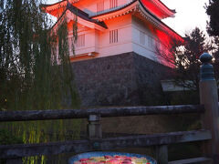 行田花手水week【忍城】

御三階櫓と花手水のライトアップ
