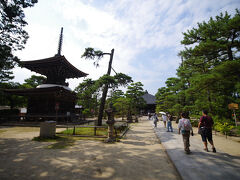 まずは智恩寺へ。「三人寄れば文殊の知恵」の由来になったという寺院です。外国の方を含め、沢山の人が訪れていました。