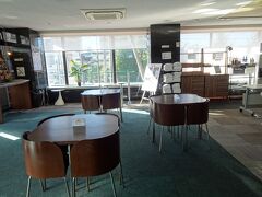 「ホテルロビー」。

２階になります。

チェックイン手続きはスムーズに。
今回はｓｕｋｅｃｏ両親も一緒に宿泊です。