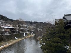 高山の町をぶらぶら散策します。