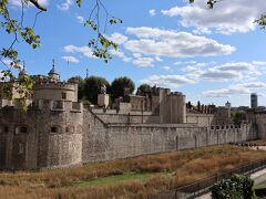 やってきたのはロンドン塔

これまでにも何回か見ていますが、今回は中に入ってみます