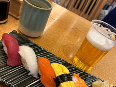 11月7日（木）

国内線乗るときは恒例となりつつあるドリンクセット（並）1,380円で早めランチを。