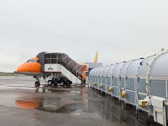 今回は名古屋空港から出発です
飛行機はほぼ満席でした