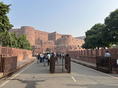 最後の観光はアグラ城