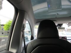 ９日目の朝。

ホテルをチェックアウトし、Uberで空港へ。

なんとTeslaの電気自動車がやってきましたよ。初めて乗りましたがなるほど静かですね。ただ乗り心地は結構固めな印象でした。

シドニーはメルボルンとほぼ人口は同じですが、メルボルンと比べるとよりビジネスと娯楽よりの町といった印象でした。住むならメルボルン、仕事や遊びにくるならシドニーといったところですかね。
