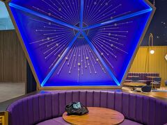 フロッグカフェのカエルチョコの席も朝から座れます